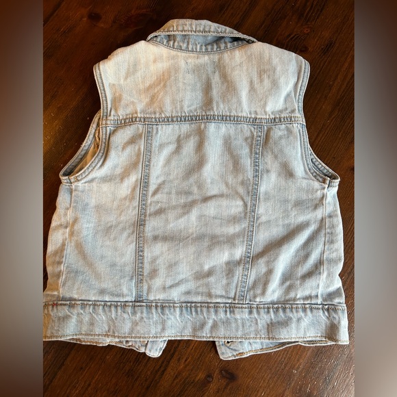SOLD: Old Navy Girls Light Denim Vest Size 8 - Picture 2 of 2